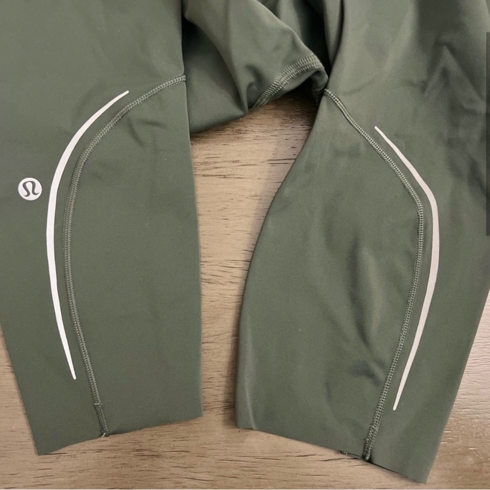 Brand new lulu lemon smoked spruce base pace crop